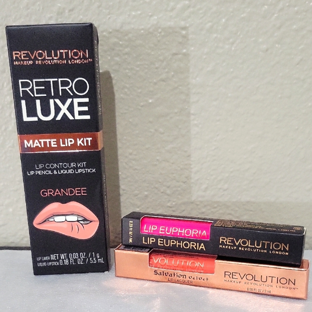 3 Ultra Luxe REVOLUTION Lippies